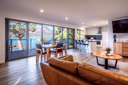 003-harbour-master_freycinet-holiday-houses_puddlehub_2023-26