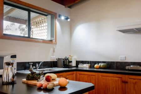 007-freycinet-cottage-1