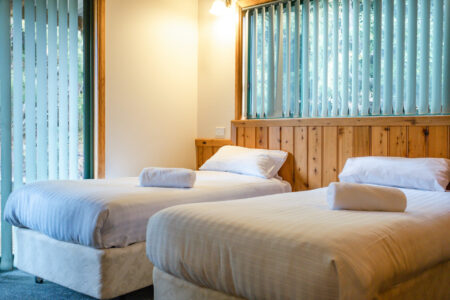 008-freycinet-cottage-2