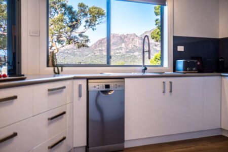 013-harbour-master_freycinet-holiday-houses_puddlehub_2023-42