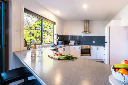 017-harbour-master_freycinet-holiday-houses_puddlehub_2023-43