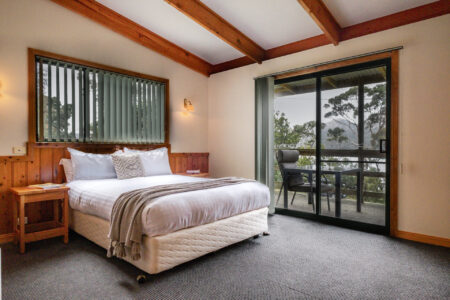 018-freycinet-cottage-2