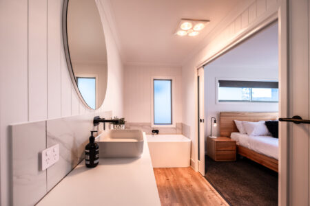 025-harbour-master_freycinet-holiday-houses_puddlehub_2023-52