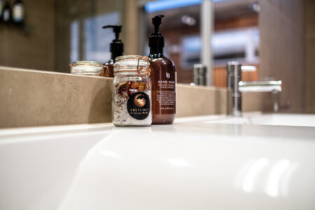 037-halcyon_freycinet-holiday-houses_puddlehub_-2947