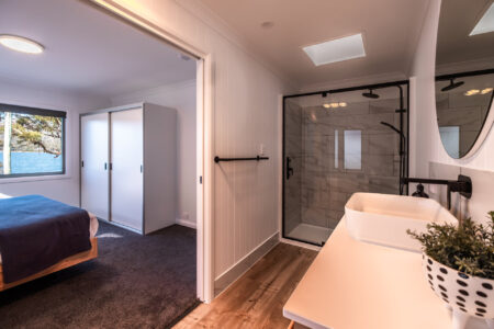 037-harbour-master_freycinet-holiday-houses_puddlehub_2023-57