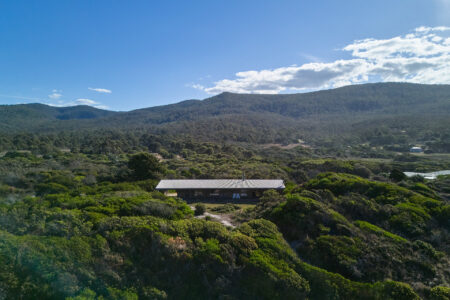 018-rustic-by-the-sea-(1)