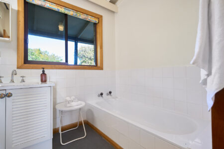 waubs-beach-cottage_030--waubs-beach-cottage