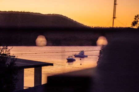 009 - DOCK